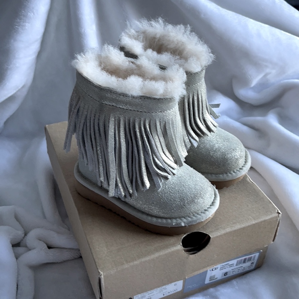 Toddler fringe Ugg’s